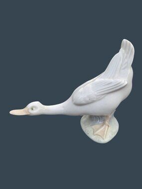 Porcelain Goose Figurine By Nao Lladro Spain